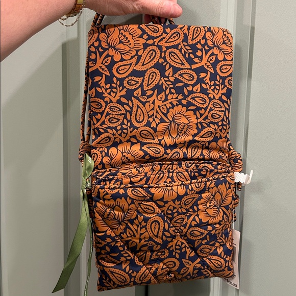 ✨BNWT - Vera Bradley Baird Hipster Crossbody in Lotus Montage Roasted Pecan✨ - Picture 11 of 11